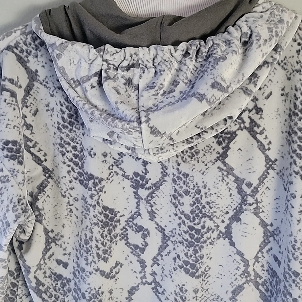 Cozy soft snakeskin lounge set - Picture 6 of 13
